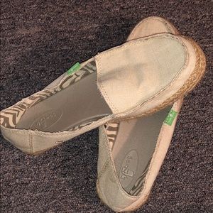 Sanuk Women’s Fiona Flat